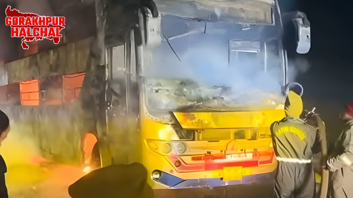 बस में भीषण आग